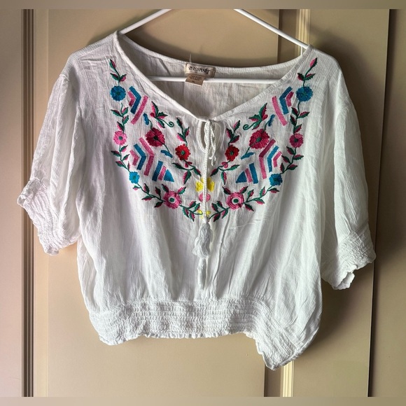 Passport White Blouse with Colorful Embroidery Size XL - Picture 4 of 9